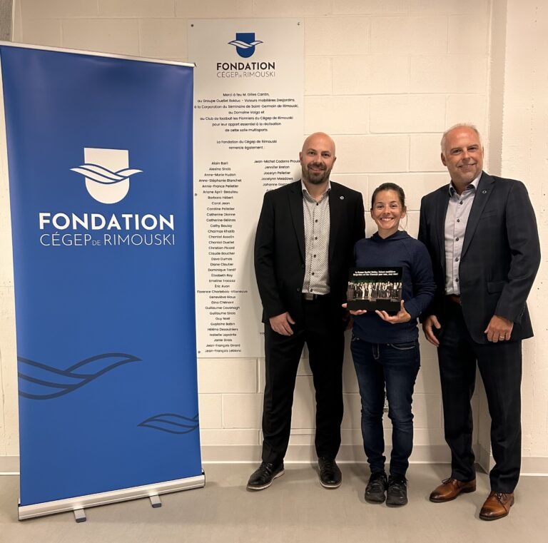 Le Groupe Ouellet Bolduc remet 5 000$ à la Fondation du Cégep de Rimouski pour la salle multisports!